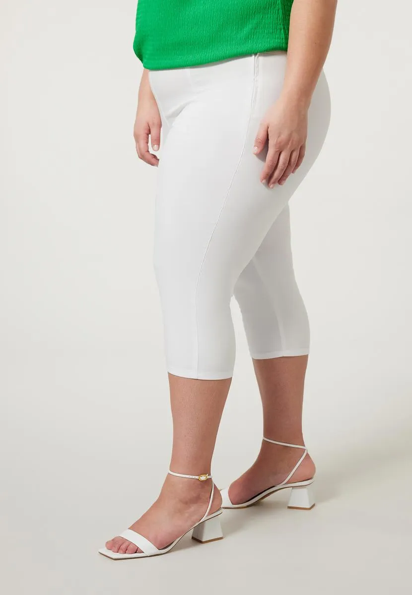 Belle Capri wit