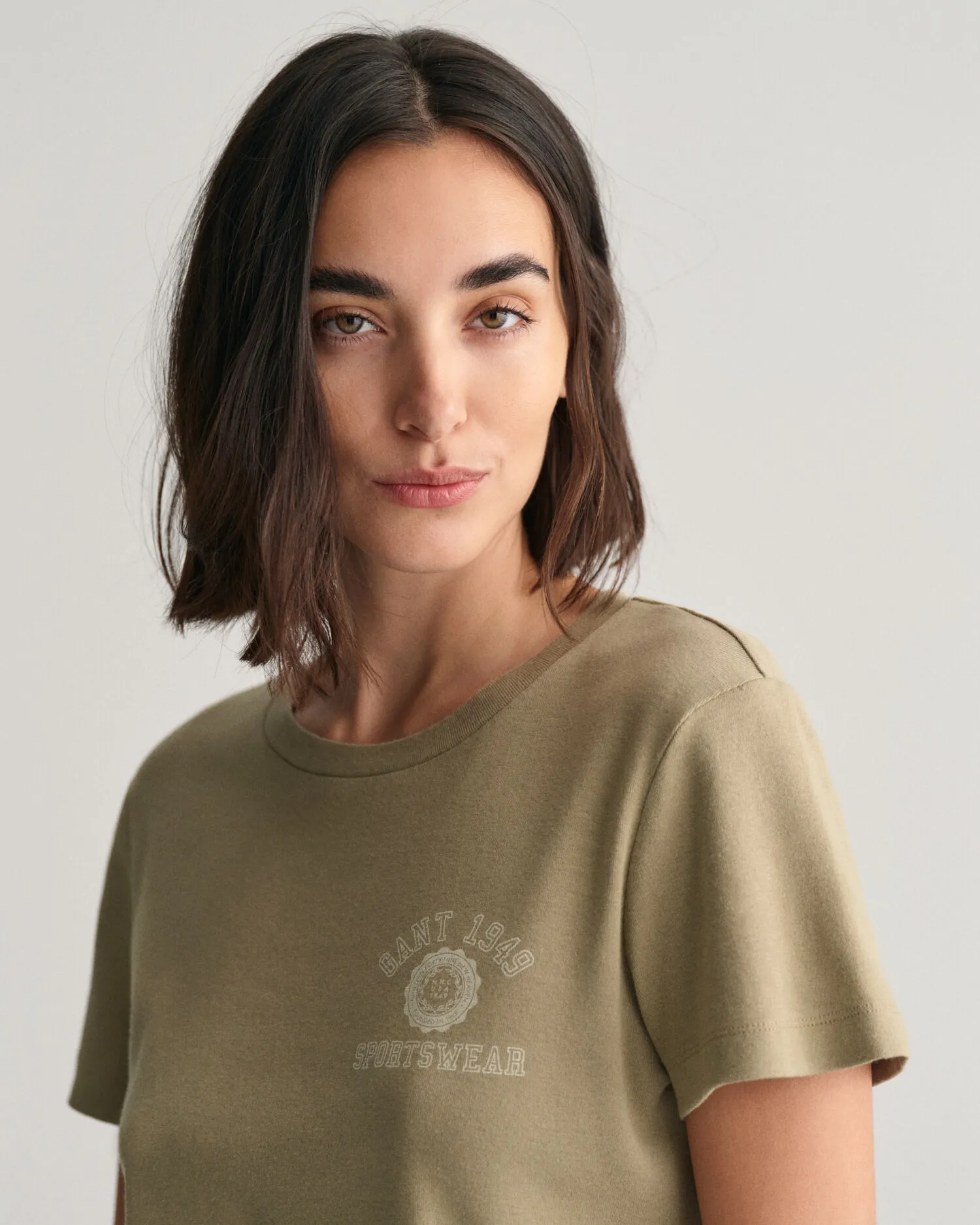 CREST GRAPHIC TSHIRT
