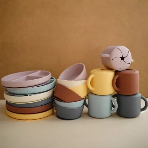 MUSHIE SILICONEN KINDERKOM MET ZUIGNAP  POWDER BLUE